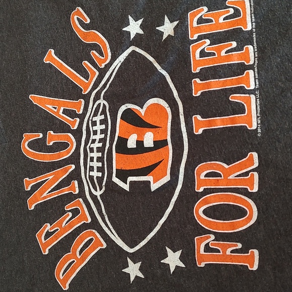 NFL Team Apparel Cincinnati Bengals V-neck ladies tshirt Size M - Picture 3 of 3